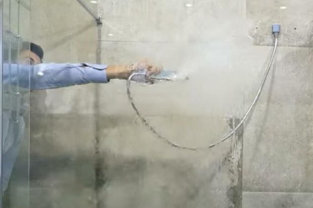 Kako da očistite “tešku” prljavštinu sa stakla tuš kabine: Ovaj trik garantovano uklanja sav kamenac