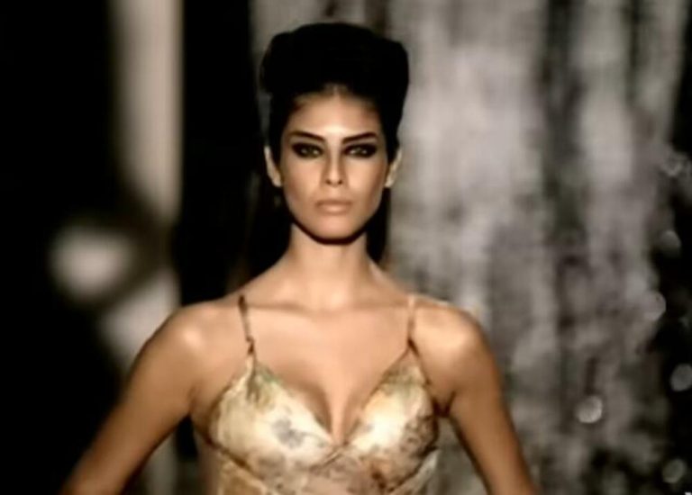 Odrasla je u selu pored Kikinde pa postala svetska zvezda: Mamila uzdahe, a Kseniju Pajčin zvala na žurke kod Paf Dedija