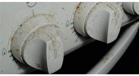 TRIK za uklanjanje prljavštine i masnoće sa ručica peći: Čak je i 20 godina stara kućna peć sada kao nova!