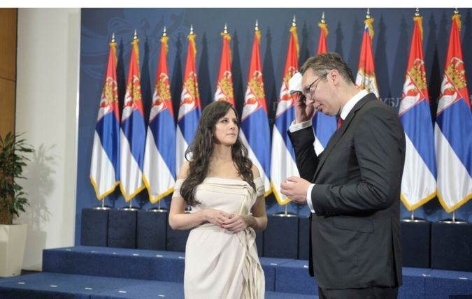 Ovdje žive ALEKSANDAR VUČIĆ I PRVA DAMA: Tamara otvorila vrata porodičnog doma, jeste li očekivali ovako nešto?! (FOTO)
