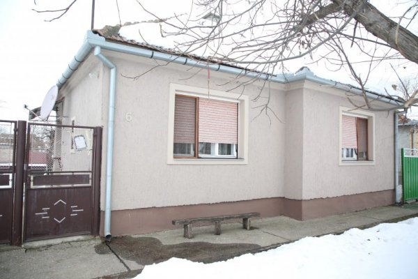 Od teškog siromaštva do milionera! OVAKO JE NEKAD IZGLEDALA KUĆA DUŠKA TOŠIĆA U RODNOM SELU: A evo kako izgleda danas