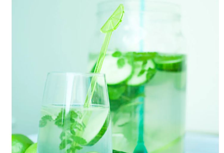 Osvježavajući Napitak od Mente i Limuna: Recept i Zdravstvene Prednosti