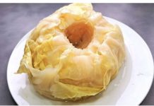 Trik iskusnih domaćica: Presolili ste kupus, jedno povrće rješava problem ako se ubaci u bure