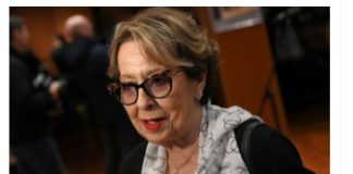 Stan joj je u staroj zgradi a o namještaju da ne govorimo! Evo u kakvim uslovima je Ceca Bojković- OVOME SE NIKO NIJE NADAO