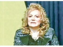 Najpoznatija balkanska proročica harala je 90-ih, pa misteriozno nestala: Evo gde je Kleopatra danas i kako izgleda