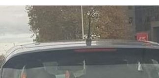 Jedan čovek je samo dodao 2 slova uz marku svog auta i nasmejao ceo Balkan do suza (foto)