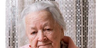 Na samrti mi je majka rekla jezivu tajnu dugu 70 godina: Kad sam otišla kasnije na groblje, utrnula sam od šok prizora