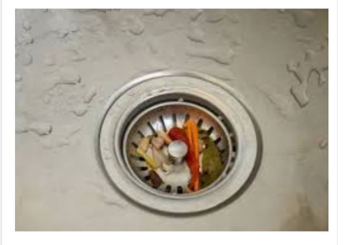 Sipam običan omekšivač u sudoper u KUHINJI: Hvala vodoinstalateru na ovom savjetu!