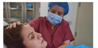 POROĐAJ KOJI JE TRAJAO PUNIH 8 SATI: Ono što su izvukli iz MAJČINE utrobe zaprepastilo je sve doktore (FOTO)