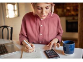 Sin je 3 dana posle smrti majke otvorio njenu fioku i pronašao pismo koje mu je promenilo sudbinu: Sledio se kad je pročitao poruku, ono što je usledilo šokira