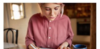 Sin je 3 dana posle smrti majke otvorio njenu fioku i pronašao pismo koje mu je promenilo sudbinu: Sledio se kad je pročitao poruku, ono što je usledilo šokira