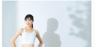 Japanska vežba za ravan stomak traje 1 minut: Popravlja držanje i sužava struk, a ne pomerate se s mesta