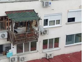 Stanar zgrade rešio sam da napravi terasu: Suludi prizor brzinom munje obišao ceo Balkan