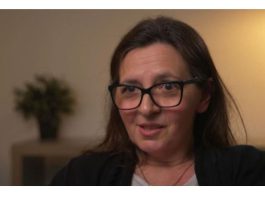 Jasmina je nakon smrti roditelja nasledila 2 saksije, a njen brat 3 kuće i 2 placa: Ali tek nakon ovih reči shvatila je surovu istinu koja joj je slomila srce