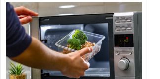 JESTE LI ZNALI DA MIKROVALNA NE SLUŽI SAMO ZA GRIJANJE HRANE: Možete je iskoristiti za ovih 7 stvari, probajte!