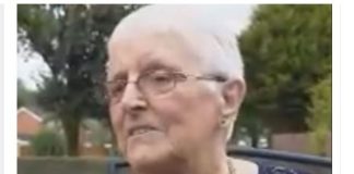 Tražila je uporno brata decenijama, pa od njega dobila poruku na Fejsbuku nakon 60 godina: Kada je saznala ko je on zapravo, zanemela zbog neverovatne istine