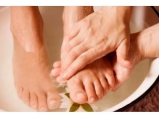 0va domaća KUPKA trenutno ubija gljivice na noktima: Pomoći će čak i unajgorim slučajevima!