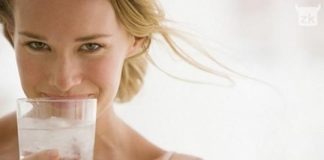 Evo gdje griješimo kada pijemo vodu, zato nam otežava varenje i gojimo se! Evo kako to izbjeći!