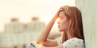 “Sumnjala sam da me dečko vara, pa sam pozvala restoran da proverim: Rekla hostesi da mu pravim iznenađenje za rođendan, a njen odgovor mi je promenio život”