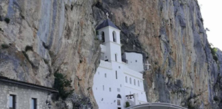 Ko ne sme da uđe u manastir Ostrog: Onaj ko ide treba da ispoštuje stroga pravila, inače će se ogrešiti – 1 stvar obavezno ponesite