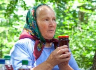 Baka (75) puca od zdravlja: Pijem ovo i imam pritisak i šećer bolji nego omladina! (RECEPT)