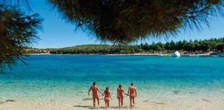 Dušica je otišla na nudističku plažu na Adi Ciganliji, a nakon 10 minuta doživela neviđenu sramotu: “Kad sam videla ko je stao ispred mene, zaprepastila sam se”