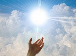 Bog ih neprestano štiti: Ovo su 2 znaka horoskopa kojima sudbina uvek šalje zaštitu i sreću