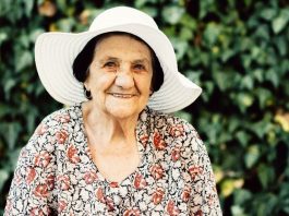 Baka (85) svaki dan jede 2 kašike ove smjese: Nikad nije imala visok pritisak i holesterol