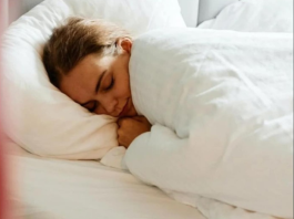 Večeras OBAVEZNO stavite OVO ispod jastuka: Dok vi spavate NOVAC će početi da se GOMILA