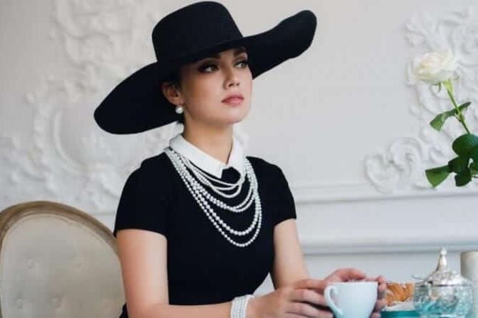 Samo JEDAN DETALJ na vama otkriva da li ste DAMA ili ”SELJANKA”: Evo koji je to!