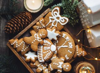 Recept za ukusne BOŽIĆNE KEKSIĆE koji su gotovi za 5 minuta: Slatki zalogaji idealni za pravljenje sa mališanima