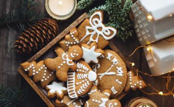 Recept za ukusne BOŽIĆNE KEKSIĆE koji su gotovi za 5 minuta: Slatki zalogaji idealni za pravljenje sa mališanima