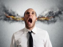 6 znakova da se što prije morate odmaknuti od pokvarenih ljudi – čak i ako su ti rod rođeni