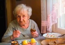 SVEKRVA JE DOŠLA KOD NAS NA VEČERU, A ZBOG ONOG ŠTO JE URADILA IZBACILA SAM JE IZ KUĆE: Muž je sad ljut na mene – ŠTA VI MISLITE?