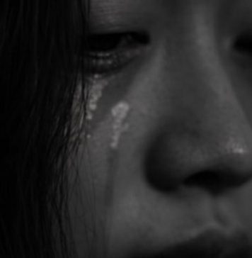 OVAKO IZGLEDA ŽENA KOJA JE NESRETNA U BRAKU: 10 signala koji se vide na kilometar