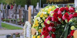 “Vaskrs mrtvih” ili Pobusani ponedeljak je veliki praznik: 1 važan običaj mora da ispoštuje svako kome je preminuo neko blizak i drag “Vaskrs mrtvih” ili Pobusani ponedeljak je veliki praznik: 1 važan običaj mora da ispoštuje svako kome je preminuo neko blizak i drag - featured image