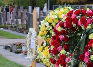 “Vaskrs mrtvih” ili Pobusani ponedeljak je veliki praznik: 1 važan običaj mora da ispoštuje svako kome je preminuo neko blizak i drag “Vaskrs mrtvih” ili Pobusani ponedeljak je veliki praznik: 1 važan običaj mora da ispoštuje svako kome je preminuo neko blizak i drag - featured image