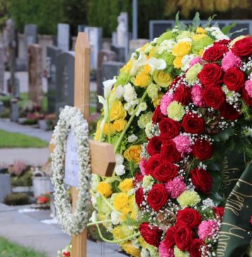 “Vaskrs mrtvih” ili Pobusani ponedeljak je veliki praznik: 1 važan običaj mora da ispoštuje svako kome je preminuo neko blizak i drag “Vaskrs mrtvih” ili Pobusani ponedeljak je veliki praznik: 1 važan običaj mora da ispoštuje svako kome je preminuo neko blizak i drag - featured image