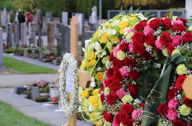 “Vaskrs mrtvih” ili Pobusani ponedeljak je veliki praznik: 1 važan običaj mora da ispoštuje svako kome je preminuo neko blizak i drag “Vaskrs mrtvih” ili Pobusani ponedeljak je veliki praznik: 1 važan običaj mora da ispoštuje svako kome je preminuo neko blizak i drag - featured image