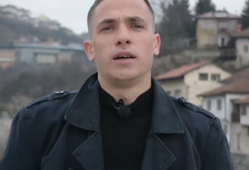 Majka ga je rodila i dala u dom u Tuzlu: “Pojavio sam joj se na vratima za svoj 18. rođendan, a onda je usledila scena zbog koje joj se svetim” - featured image Majka ga je rodila i dala u dom u Tuzlu: “Pojavio sam joj se na vratima za svoj 18. rođendan, a onda je usledila scena zbog koje joj se svetim” - featured image