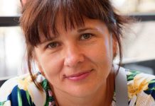 Draganu iz Pančeva muž je ostavio sa 3 ćerke i svekrvom: “Sama sam cepala drva da bih ih poslala na ekskurziju, a onda videla šta njihov otac za to vreme radi” Draganu iz Pančeva muž je ostavio sa 3 ćerke i svekrvom: “Sama sam cepala drva da bih ih poslala na ekskurziju, a onda videla šta njihov otac za to vreme radi” - featured image