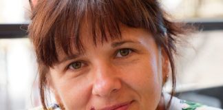 Draganu iz Pančeva muž je ostavio sa 3 ćerke i svekrvom: “Sama sam cepala drva da bih ih poslala na ekskurziju, a onda videla šta njihov otac za to vreme radi” Draganu iz Pančeva muž je ostavio sa 3 ćerke i svekrvom: “Sama sam cepala drva da bih ih poslala na ekskurziju, a onda videla šta njihov otac za to vreme radi” - featured image