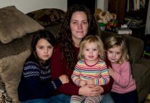 15 godina sam odgajao tri siročadi kćeri svog brata – prošli tjedan dao mi je zapečaćenu omotnicu koju nisam smio otvoriti pred njima 😕 15 godina sam odgajao tri siročadi kćeri svog brata – prošli tjedan dao mi je zapečaćenu omotnicu koju nisam smio otvoriti pred njima 😕 - featured image