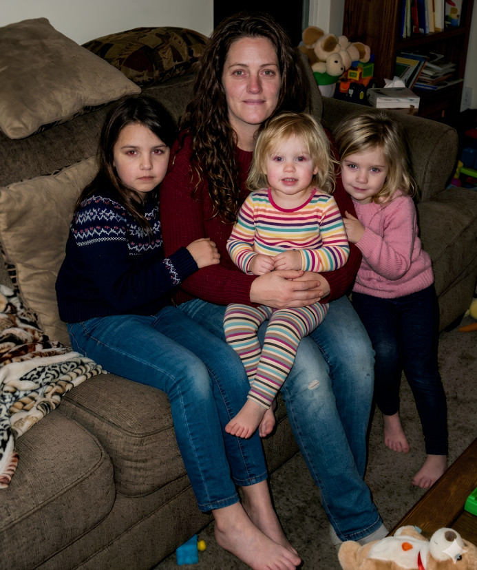 15 godina sam odgajao tri siročadi kćeri svog brata – prošli tjedan dao mi je zapečaćenu omotnicu koju nisam smio otvoriti pred njima 😕 - featured image 15 godina sam odgajao tri siročadi kćeri svog brata – prošli tjedan dao mi je zapečaćenu omotnicu koju nisam smio otvoriti pred njima 😕 - featured image