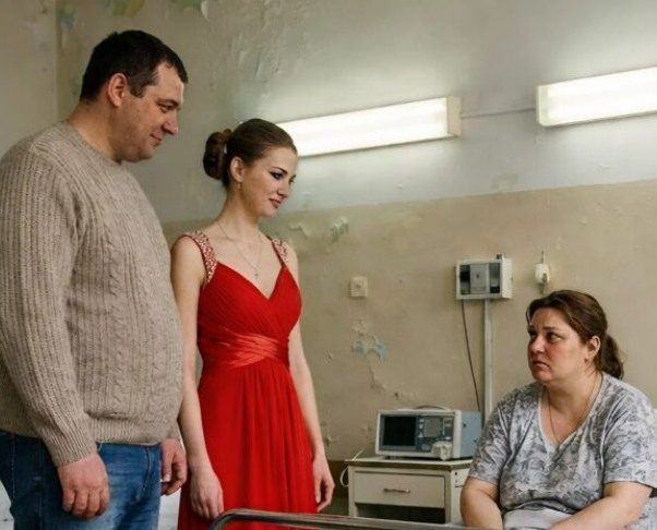 „Dokaži da me voliš, sve je to za porodicu“; pristala sam, ali odmah nakon operacije podnio je zahtjev za razvod i otišao drugoj ženi. „Dokaži da me voliš, sve je to za porodicu“; pristala sam, ali odmah nakon operacije podnio je zahtjev za razvod i otišao drugoj ženi. - featured image