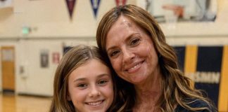 MOJU KĆERKU SU ISMIJAVALI ZBOG MOG OŽILJKA — a onda je stranac ušao u školu i izgovorio rečenicu zbog koje je cijela sala zanijemila MOJU KĆERKU SU ISMIJAVALI ZBOG MOG OŽILJKA — a onda je stranac ušao u školu i izgovorio rečenicu zbog koje je cijela sala zanijemila - featured image