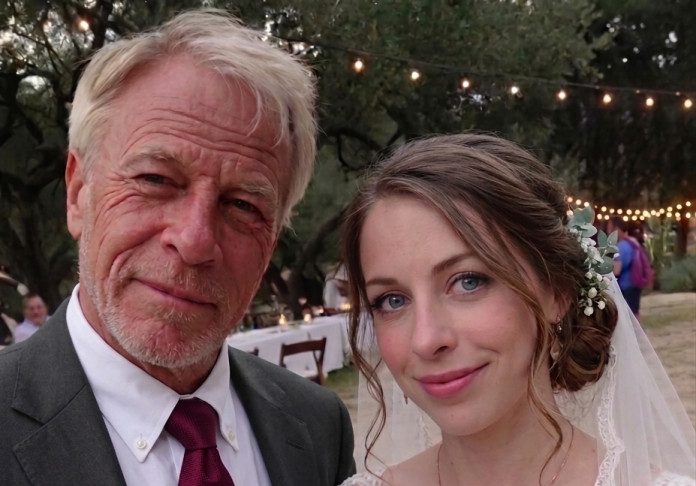 Udala sam se za oca svog bivšeg muža zbog svoje djece — ali kad smo se nakon vjenčanja vratili kući, pogledao me i rekao: „Sada kada nema povratka, napokon ti mogu reći zašto sam te oženio.“ Udala sam se za oca svog bivšeg muža zbog svoje djece — ali kad smo se nakon vjenčanja vratili kući, pogledao me i rekao: „Sada kada nema povratka, napokon ti mogu reći zašto sam te oženio.“ - featured image