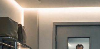 Muž je trudnu ženu zaključao u frižider, nadajući se da nitko neće posumnjati na njega, ali muž nije imao pojma što se uskoro sprema 😱😨 Muž je trudnu ženu zaključao u frižider, nadajući se da nitko neće posumnjati na njega, ali muž nije imao pojma što se uskoro sprema 😱😨 - featured image