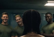 Vojnici su se rugali devojci zbog ožiljaka na njenim leđima, ali sve se promenilo kada je u jedinicu došao general i otkrio im strašnu istinu. Vojnici su se rugali devojci zbog ožiljaka na njenim leđima, ali sve se promenilo kada je u jedinicu došao general i otkrio im strašnu istinu. - featured image