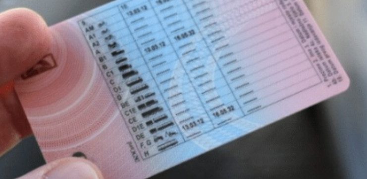 STlGLA 0DLUKA 0 V0ZAČKlM D0ZV0LAMA , UKOLIKO VAM 0V0 PIŠE NA VOZAČKOJ, MORATE POD HITN0 U MUP! A ukoliko imate 0V0LIK0 godina, završili ste svoje.. STlGLA 0DLUKA 0 V0ZAČKlM D0ZV0LAMA , UKOLIKO VAM 0V0 PIŠE NA VOZAČKOJ, MORATE POD HITN0 U MUP! A ukoliko imate 0V0LIK0 godina, završili ste svoje.. - featured image